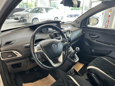 Lancia Ypsilon 1.2 69 CV 5 porte Mya (8)