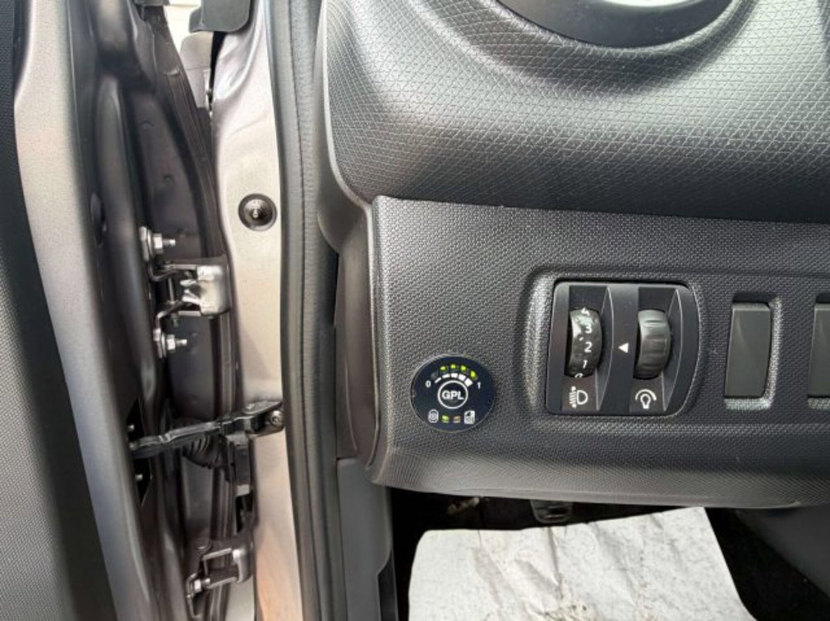 Renault Clio 1.2 75CV GPL 5 porte Live (7)
