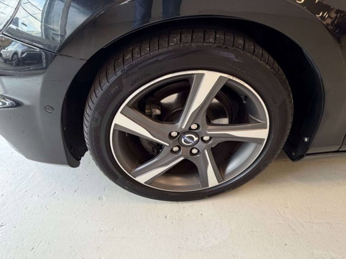 Volvo V40 D2 1.6 R-design Kinetic (14)