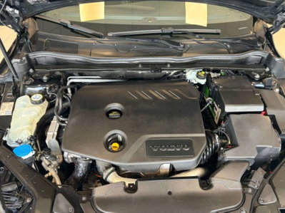 Volvo V40 D2 1.6 R-design Kinetic (15)