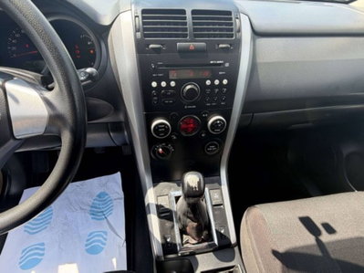 Suzuki Grand Vitara 1.9 DDiS 3 porte Offroad (10)