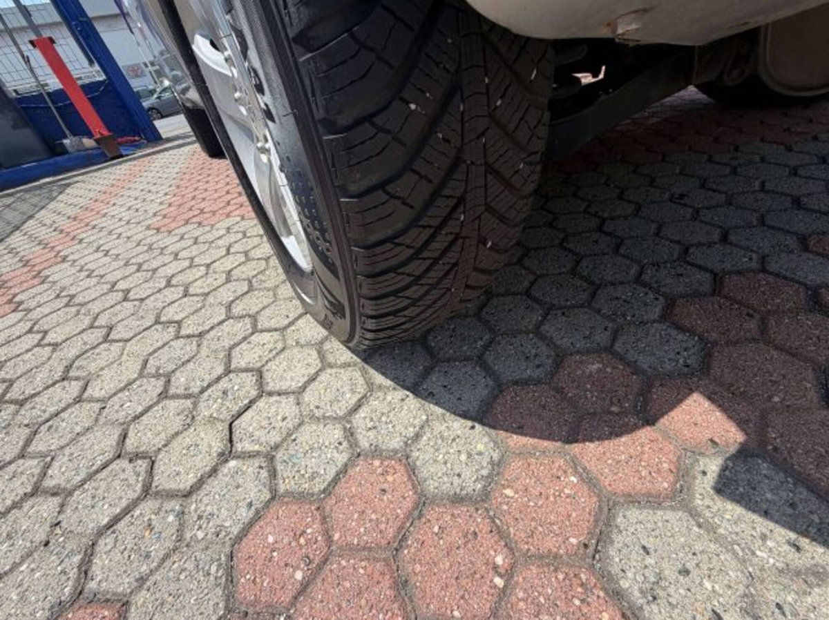 Suzuki Grand Vitara 1.9 DDiS 3 porte Offroad (14)