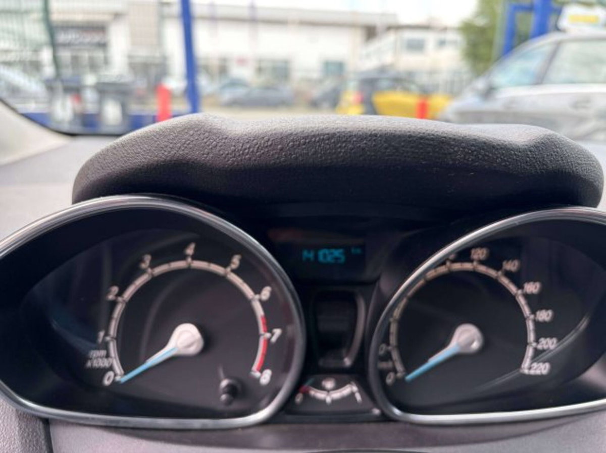 Ford Fiesta Plus 1.4 5 porte Bz.- GPL (10)
