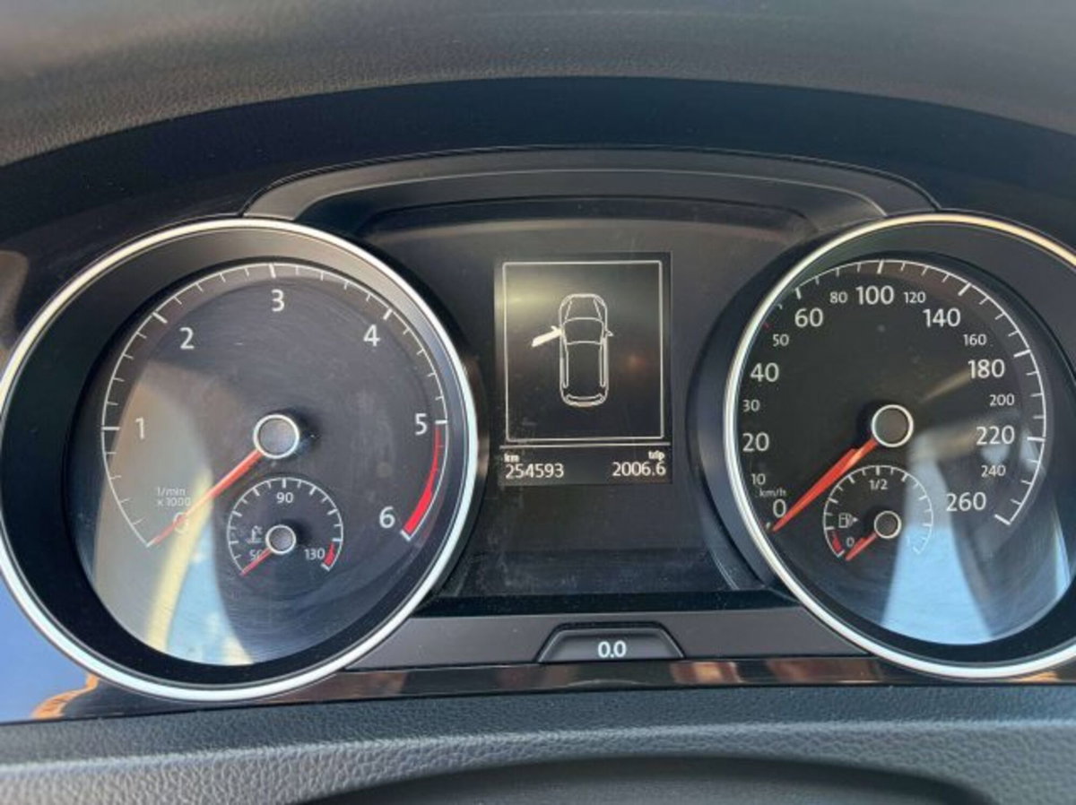 Volkswagen Golf 1.6 TDI DPF 5p. Highline (13)