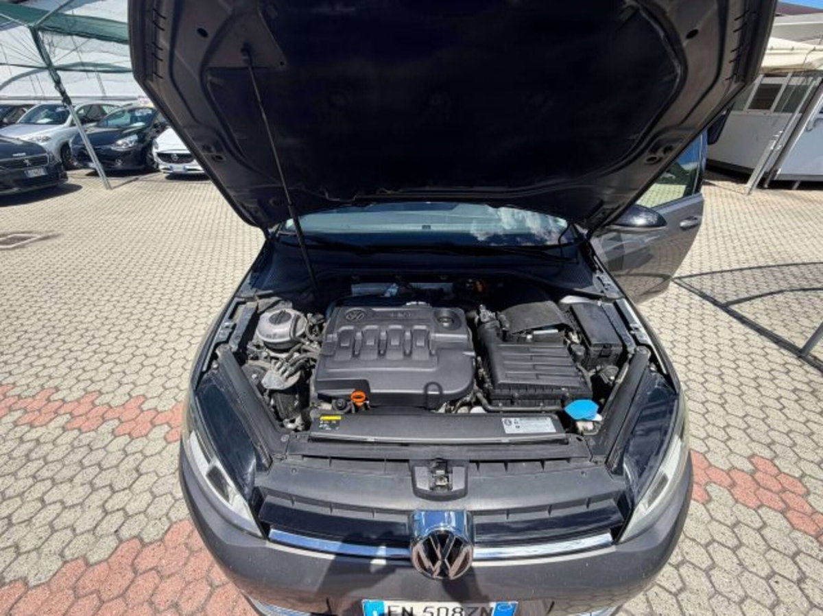 Volkswagen Golf 1.6 TDI DPF 5p. Highline (2)