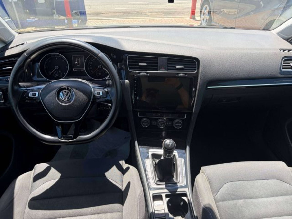 Volkswagen Golf 1.6 TDI DPF 5p. Highline (9)