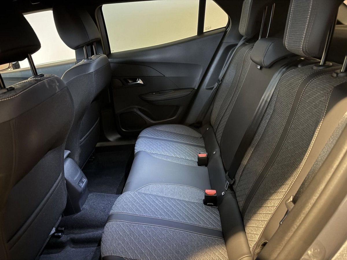 Peugeot 2008 1.2 hybrid Allure 145cv e-dcs6 (12)