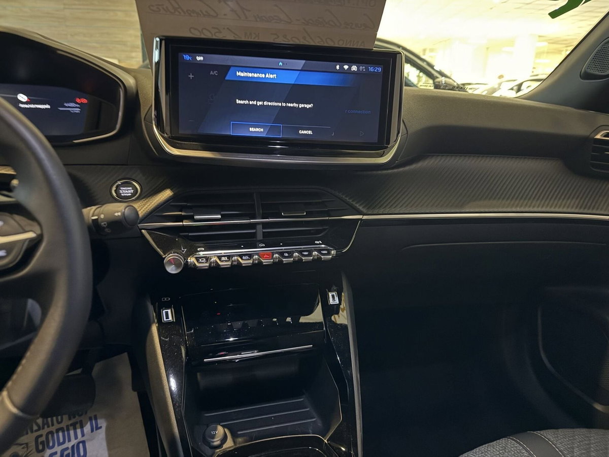 Peugeot 2008 1.2 hybrid Allure 145cv e-dcs6 (18)