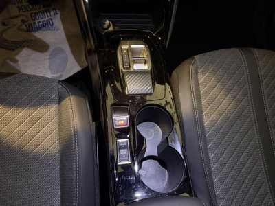 Peugeot 2008 1.2 hybrid Allure 145cv e-dcs6 (19)