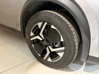 Peugeot 2008 1.2 hybrid Allure 145cv e-dcs6 (4)