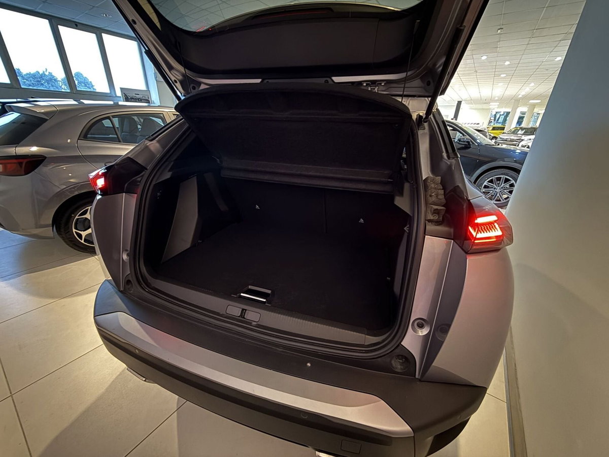 Peugeot 2008 1.2 hybrid Allure 145cv e-dcs6 (7)