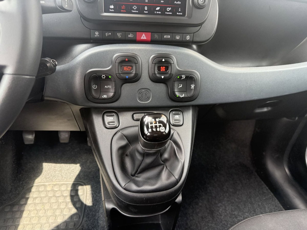 Fiat Panda 1.0 FireFly S&S Hybrid City Cross (15)