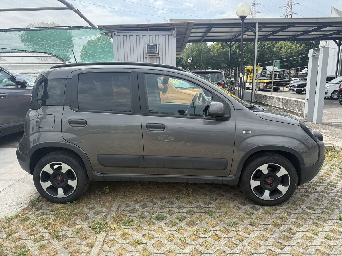 Fiat Panda 1.0 FireFly S&S Hybrid City Cross (4)
