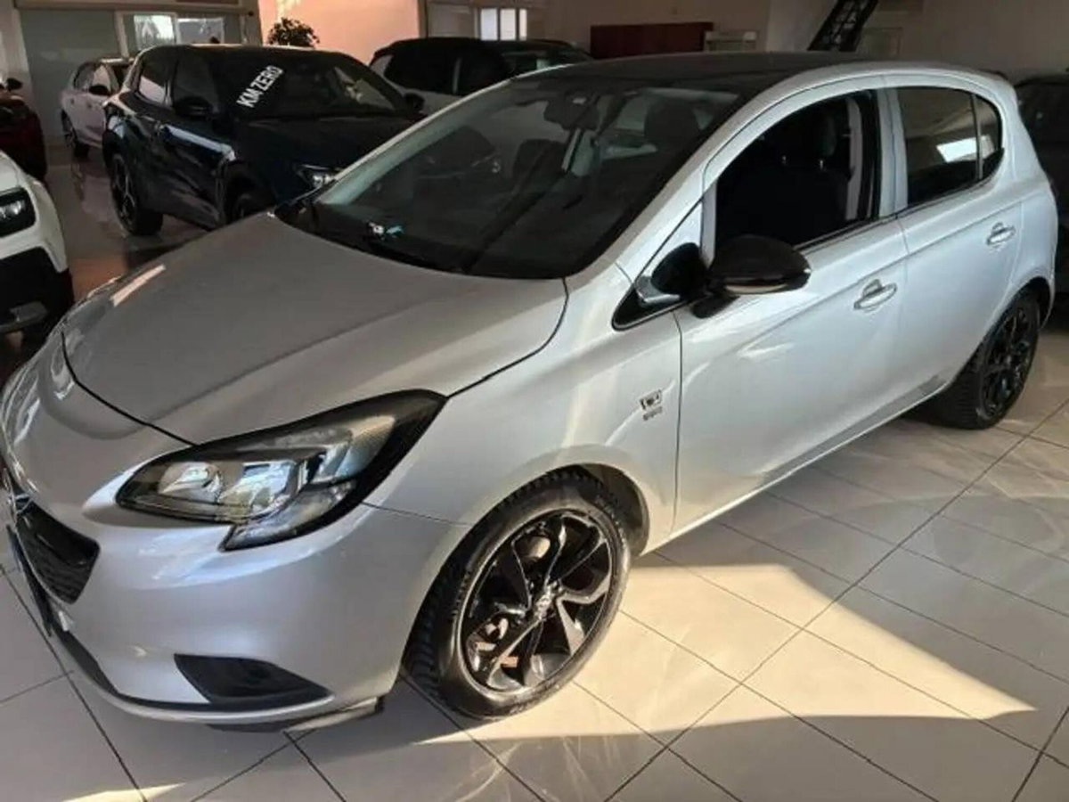 Opel Corsa 1.2 5 porte Advance (2)
