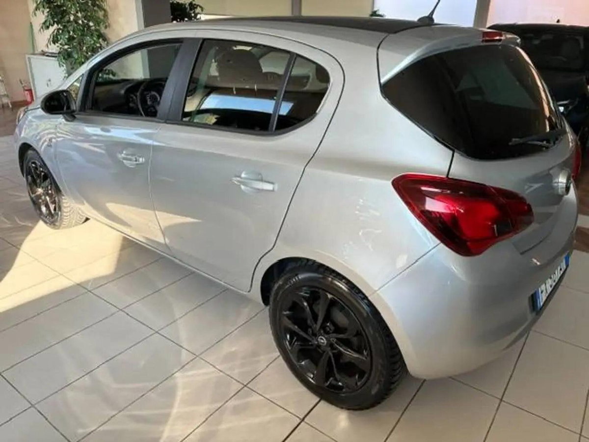 Opel Corsa 1.2 5 porte Advance (3)