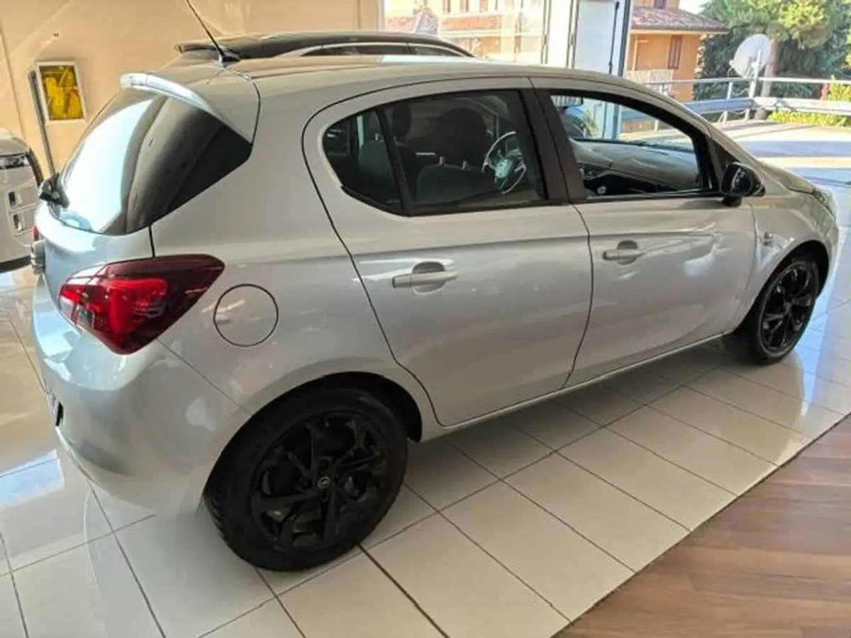 Opel Corsa 1.2 5 porte Advance (5)