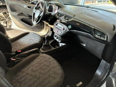 Opel Corsa 1.2 5 porte Advance (7)