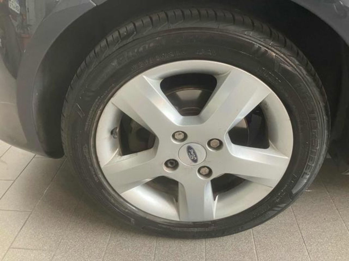 Ford Fiesta 1.4 5 porte Bz.- GPL Titanium (3)