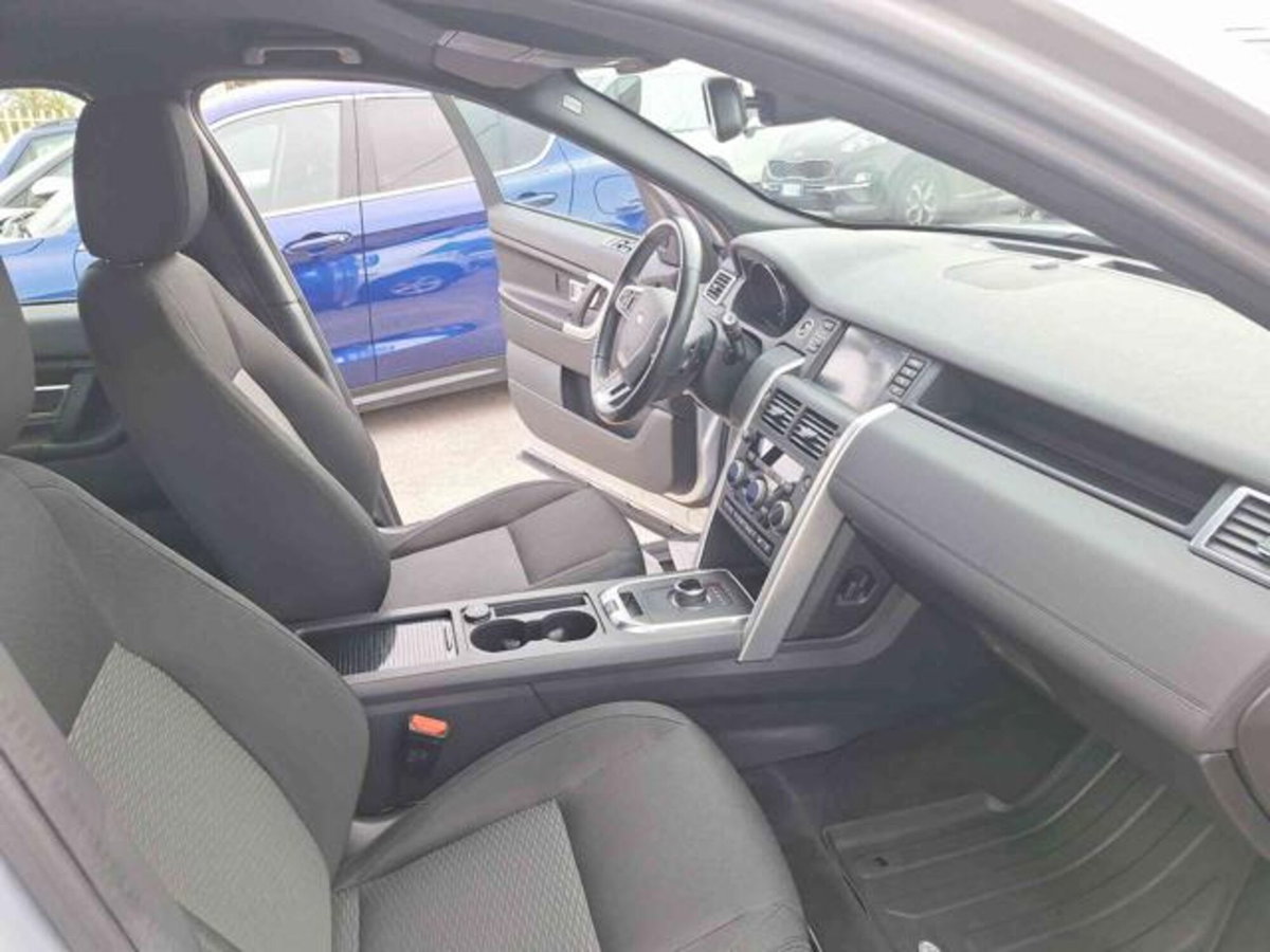 Land Rover Discovery Sport 2.0 TD4 150 CV Pure (12)