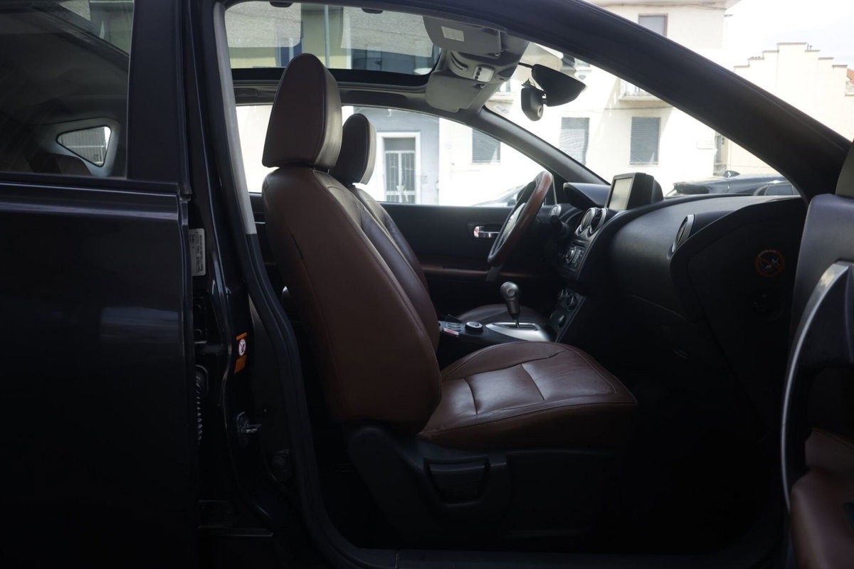 Nissan Qashqai 2.0 dCi DPF 4WD Tekna (10)