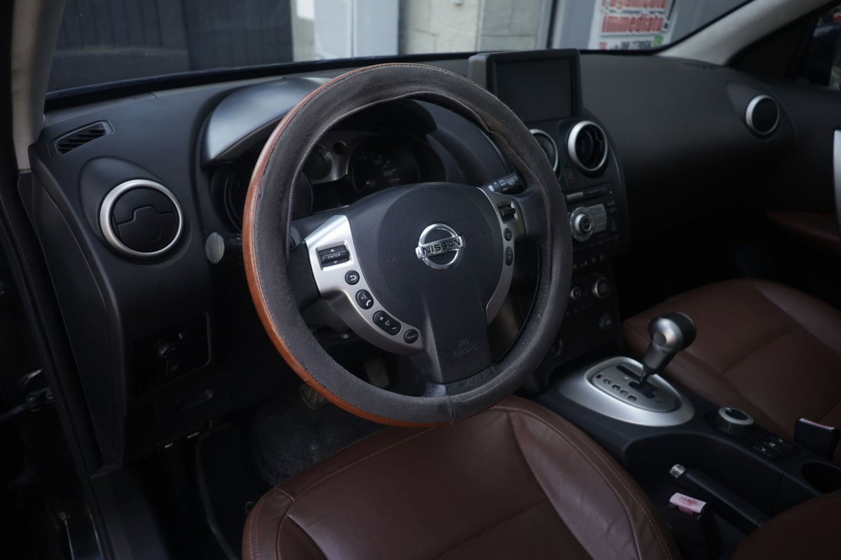 Nissan Qashqai 2.0 dCi DPF 4WD Tekna (14)