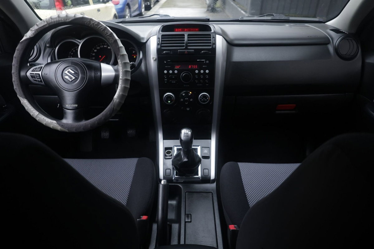 Suzuki Grand Vitara 1.6 16V 3 porte Offroad (2)