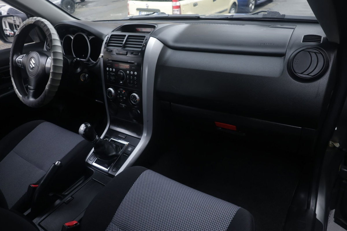 Suzuki Grand Vitara 1.6 16V 3 porte Offroad (8)