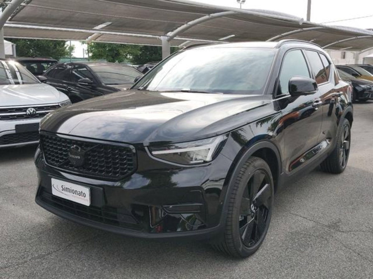 Volvo XC40 2.0 b4 Plus Black Edition auto