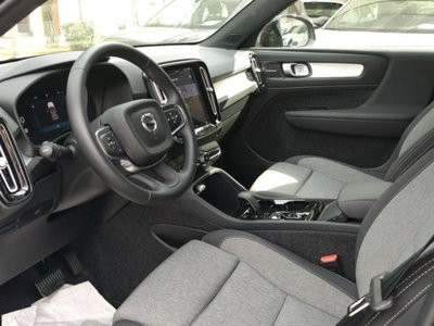 Volvo XC40 2.0 b4 Plus Black Edition auto (12)