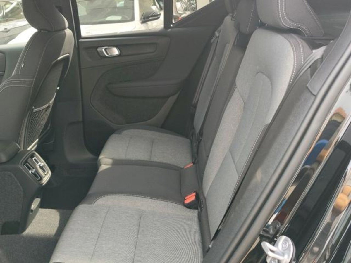 Volvo XC40 2.0 b4 Plus Black Edition auto (13)