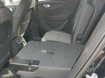 Volvo XC40 2.0 b4 Plus Black Edition auto (14)