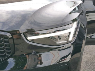 Volvo XC40 2.0 b4 Plus Black Edition auto (17)