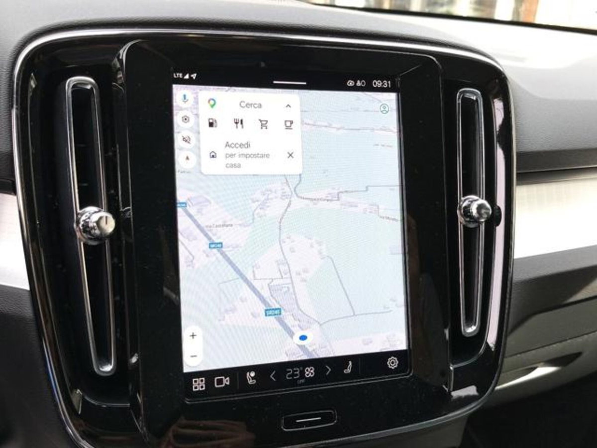 Volvo XC40 2.0 b4 Plus Black Edition auto (19)