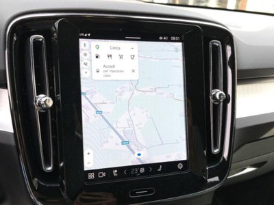 Volvo XC40 2.0 b4 Plus Black Edition auto (19)