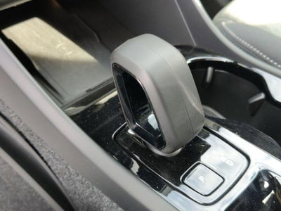Volvo XC40 2.0 b4 Plus Black Edition auto (20)