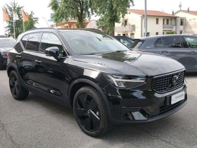 Volvo XC40 2.0 b4 Plus Black Edition auto (3)