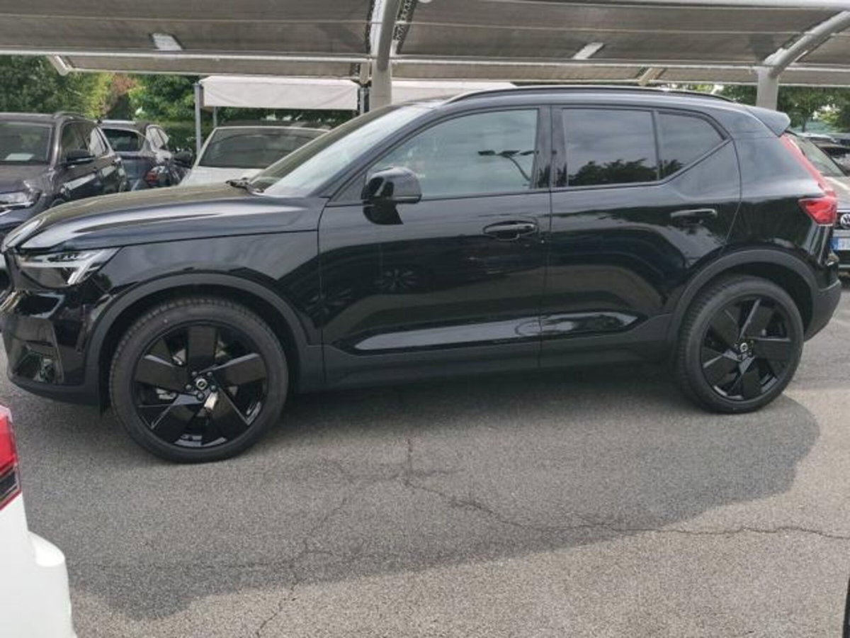Volvo XC40 2.0 b4 Plus Black Edition auto (4)