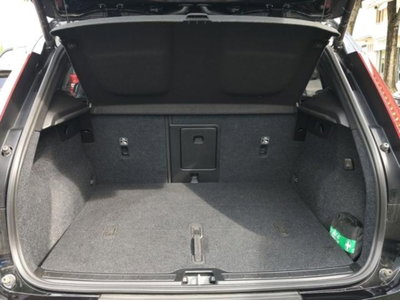 Volvo XC40 2.0 b4 Plus Black Edition auto (7)