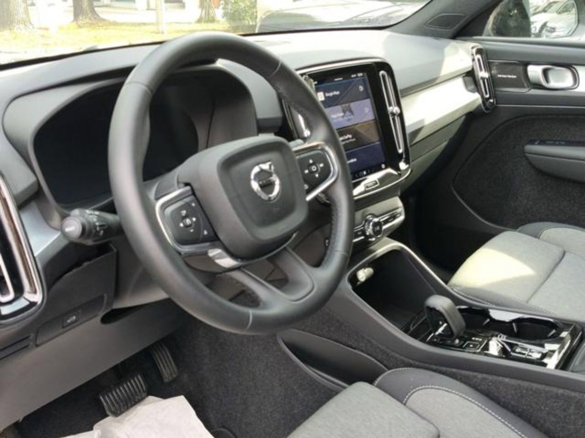Volvo XC40 2.0 b4 Plus Black Edition auto (8)