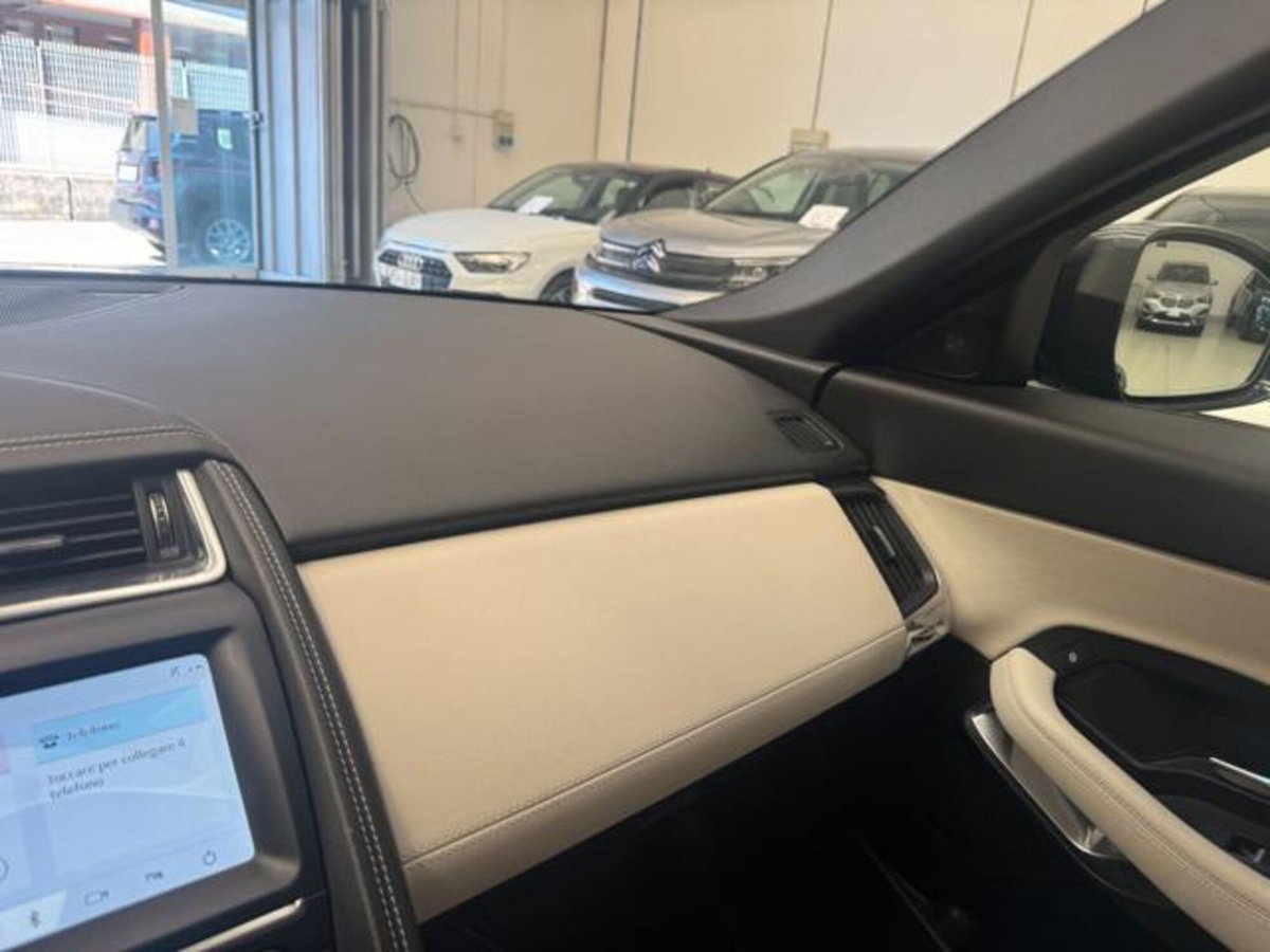 Jaguar E-Pace 2.0D 150 CV AWD aut. R-Dynamic S (13)