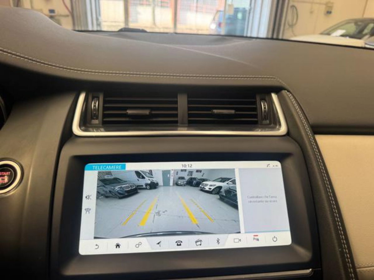 Jaguar E-Pace 2.0D 150 CV AWD aut. R-Dynamic S (16)