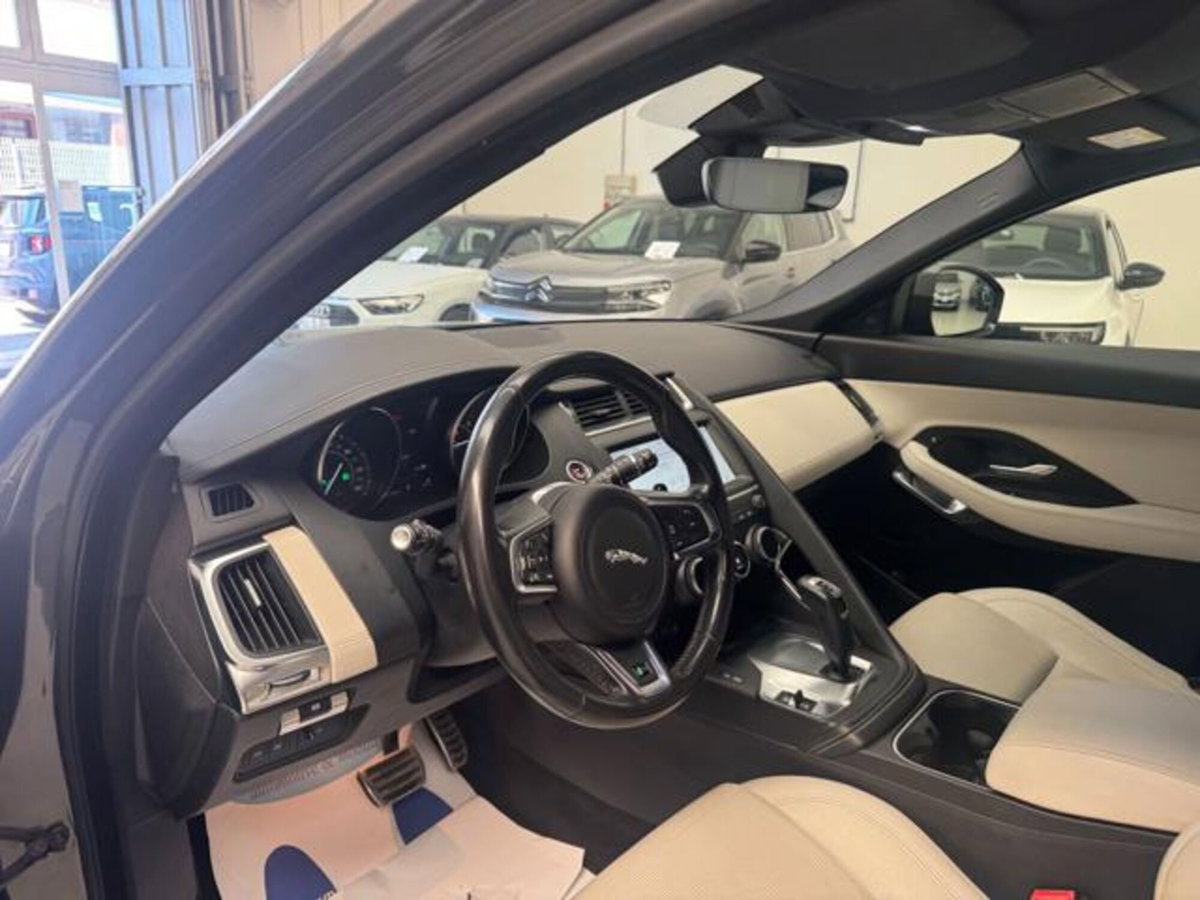 Jaguar E-Pace 2.0D 150 CV AWD aut. R-Dynamic S (7)