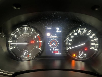 Suzuki Vitara 1.4h Top 2wd 110cv (14)