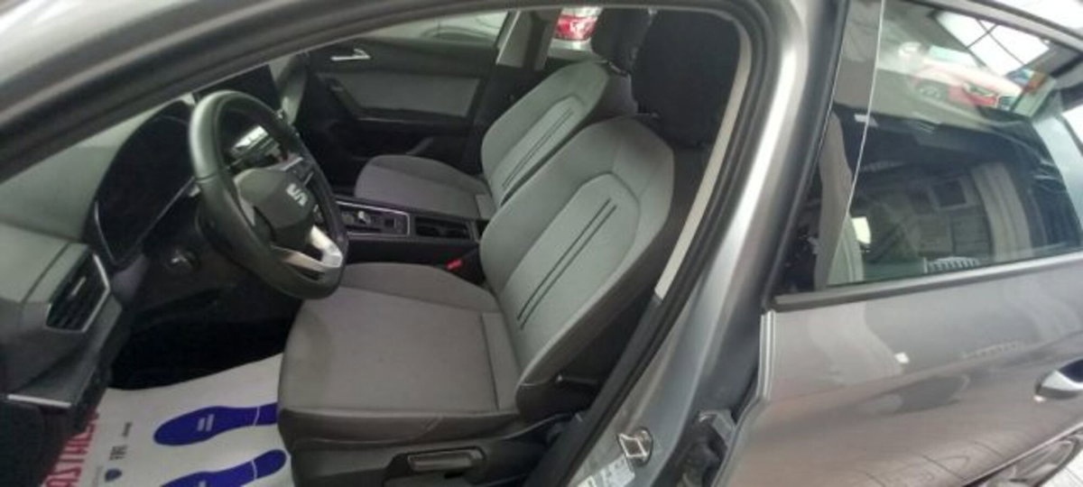 SEAT Leon ST Sportstourer 2.0 TDI 150 CV 4Drive DSG Business (8)
