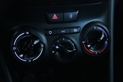 Peugeot 208 75 5 porte Active (14)