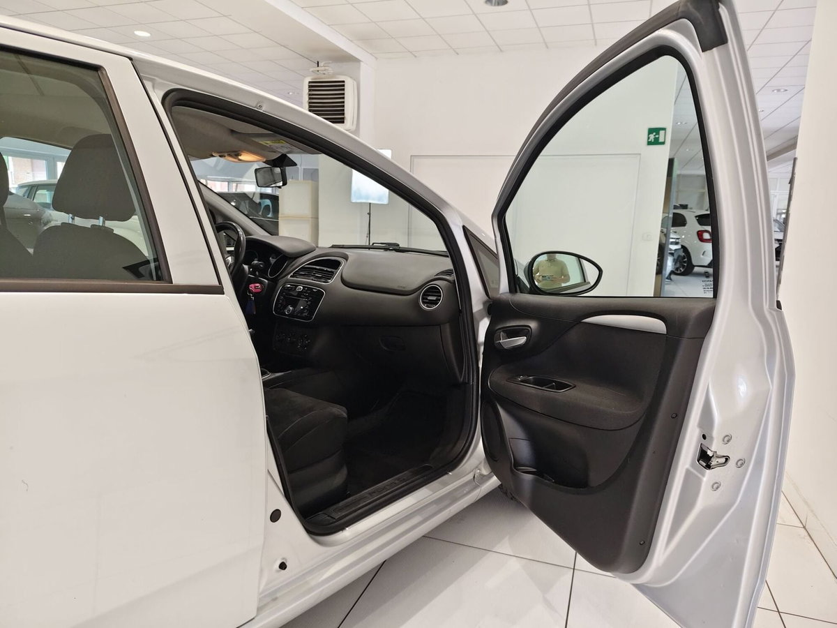 Fiat Punto 1.3 MJT II S&S 95 CV 5 porte Lounge (10)