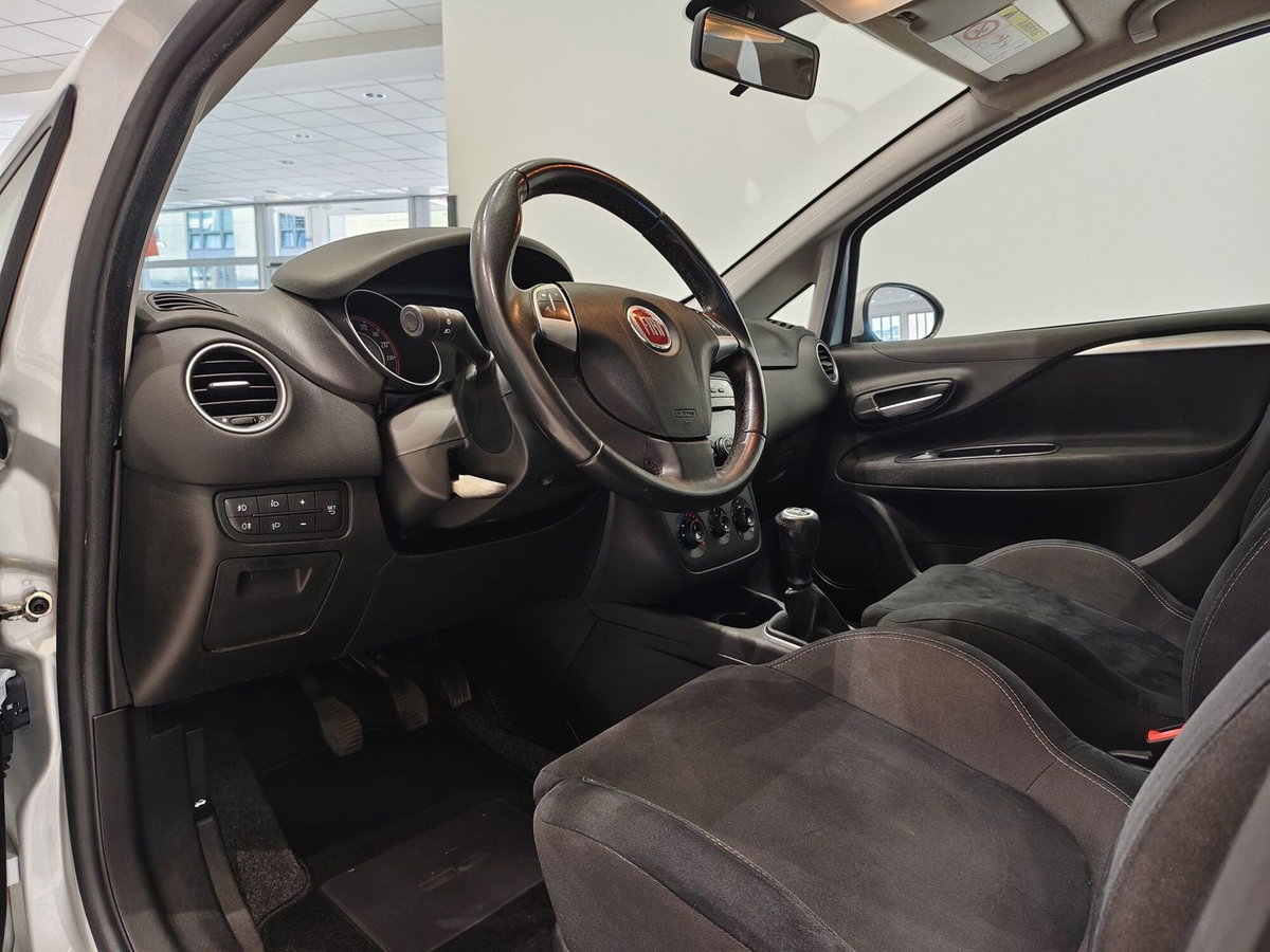 Fiat Punto 1.3 MJT II S&S 95 CV 5 porte Lounge (19)