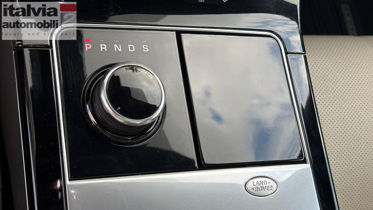 Land Rover Range Rover Velar 2.0D I4 240 CV R-Dynamic HSE (20)