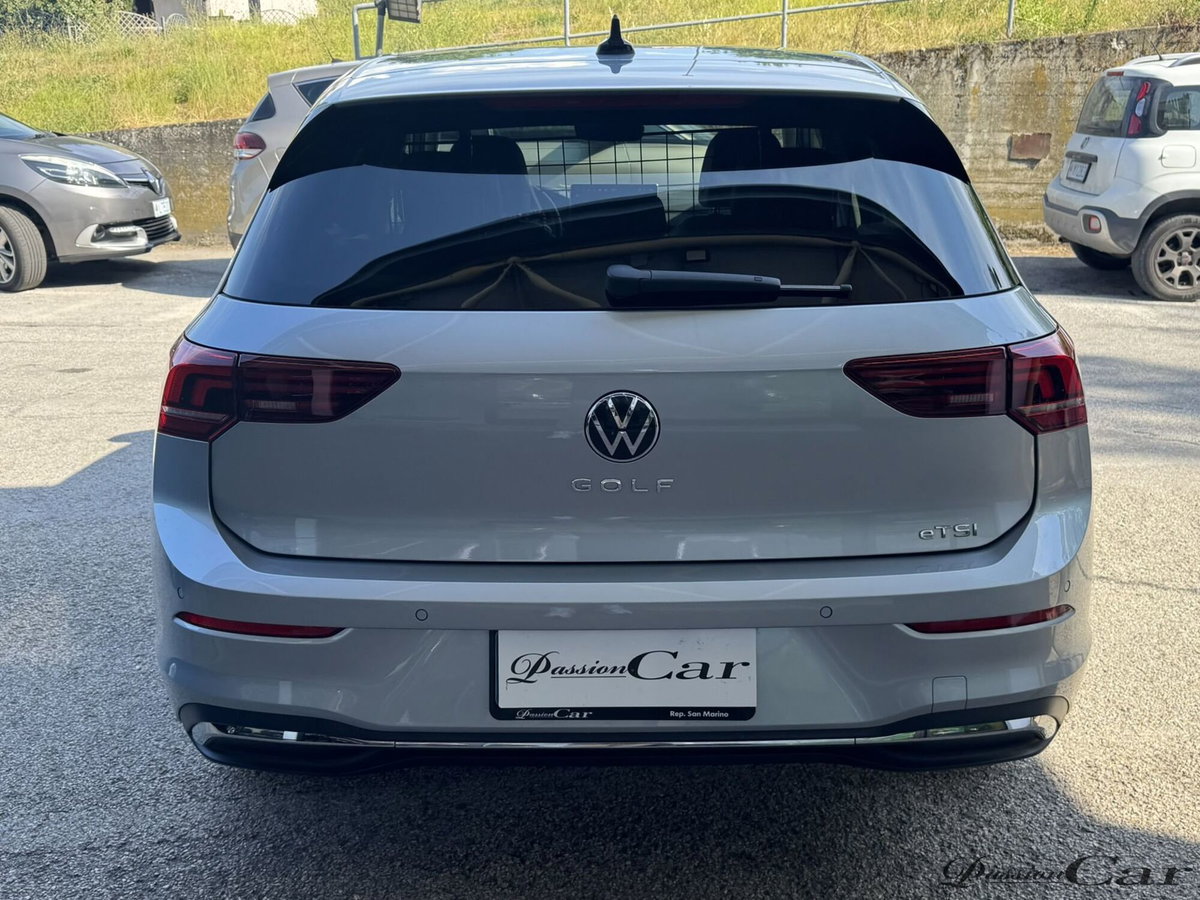Volkswagen Golf 1.5 eTSI 150 CV EVO ACT DSG R-Line (10)