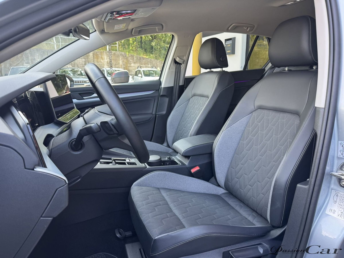 Volkswagen Golf 1.5 eTSI 150 CV EVO ACT DSG R-Line (5)